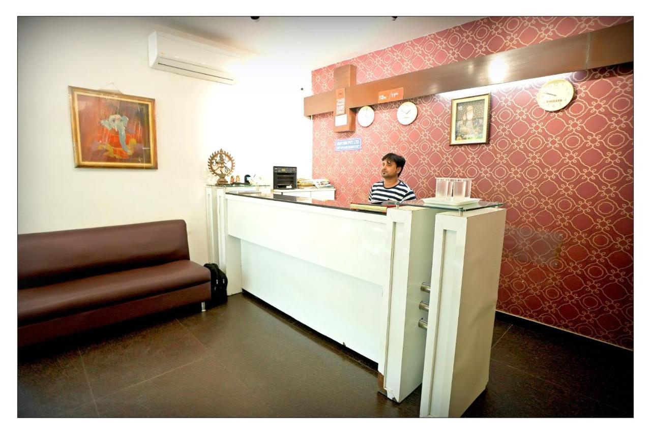Hotel Oscar - Hauz Khas Nueva Delhi Exterior foto
