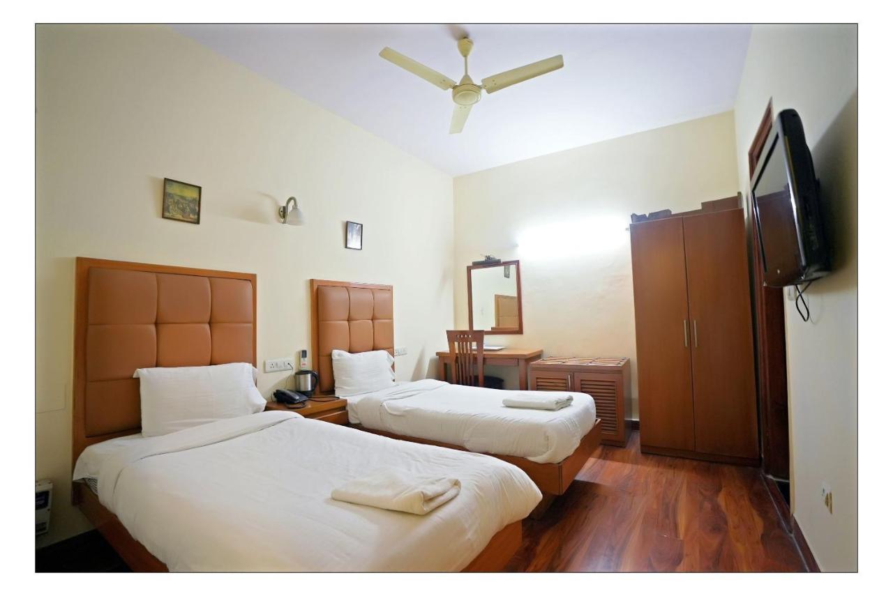 Hotel Oscar - Hauz Khas Nueva Delhi Exterior foto