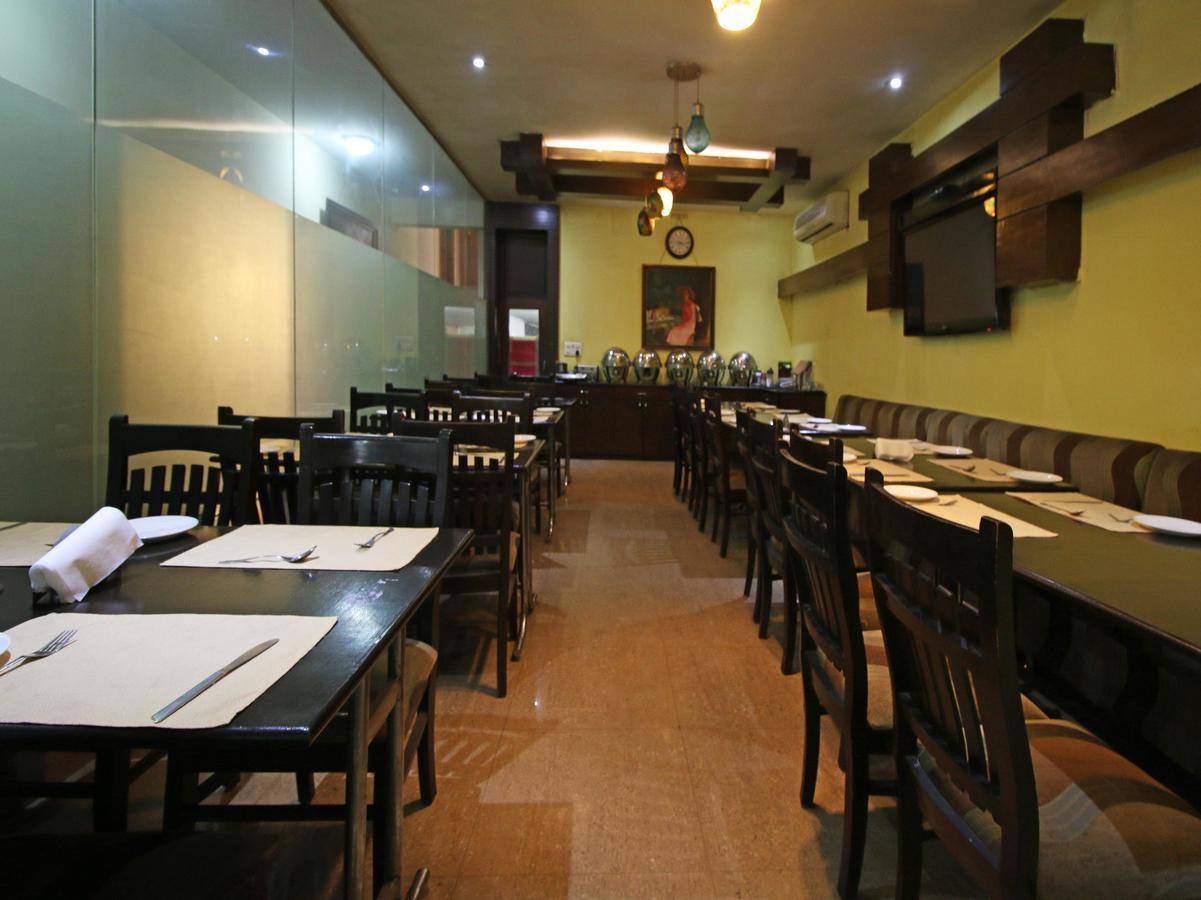 Hotel Oscar - Hauz Khas Nueva Delhi Exterior foto