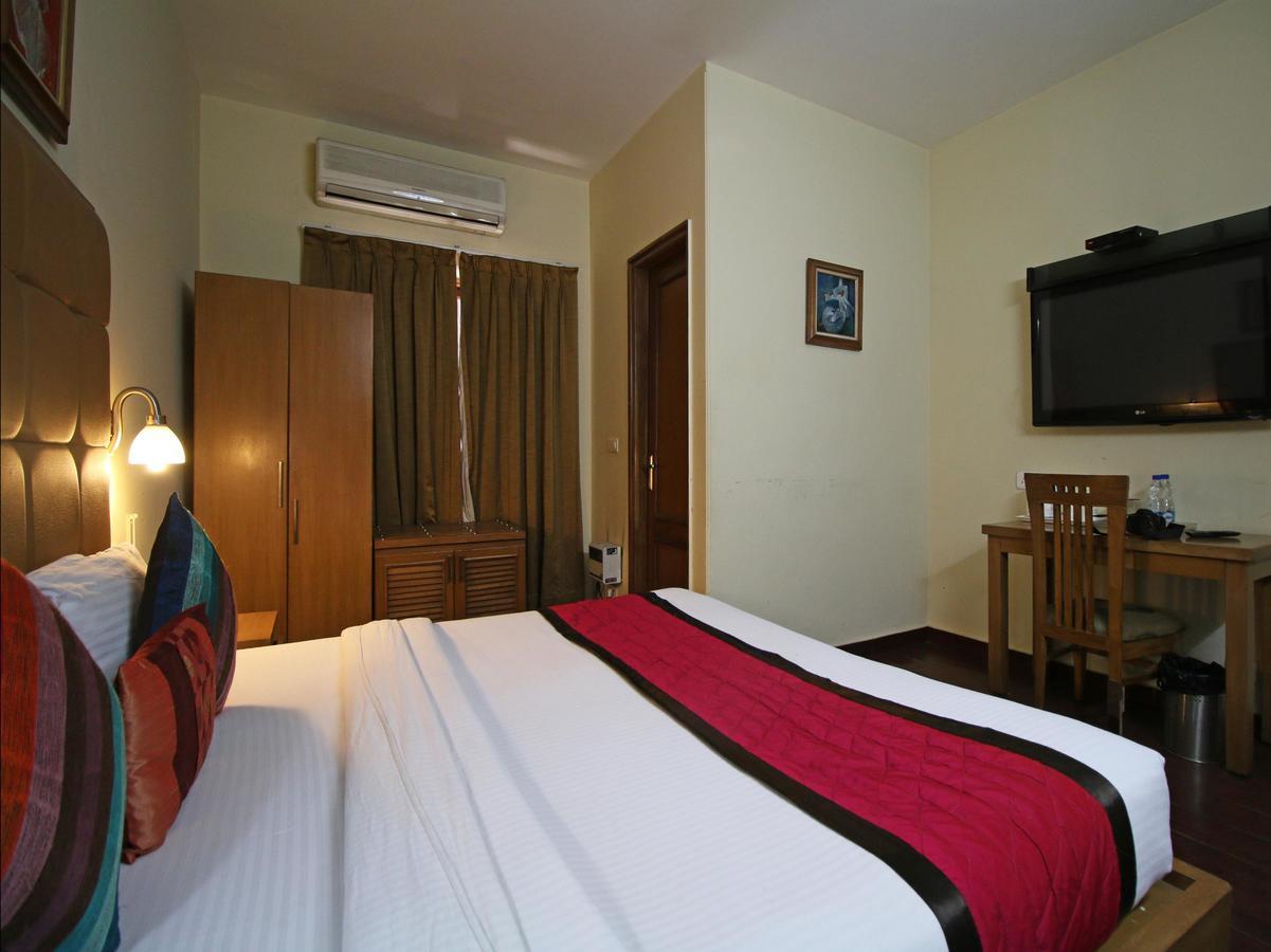 Hotel Oscar - Hauz Khas Nueva Delhi Exterior foto